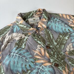 Island Shores Washable Silk 100% Hawaiian Floral Shirt L Front Pocket Grey Green